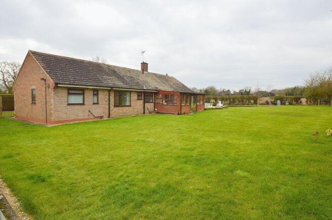garden to house