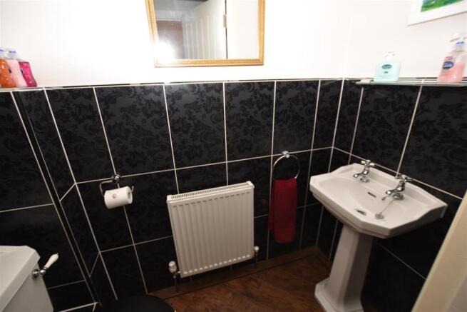 GROUND FLOOR CLOAKROOM/WC