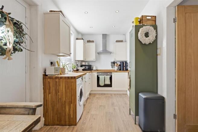 2 bed Terraced for sale Image 5