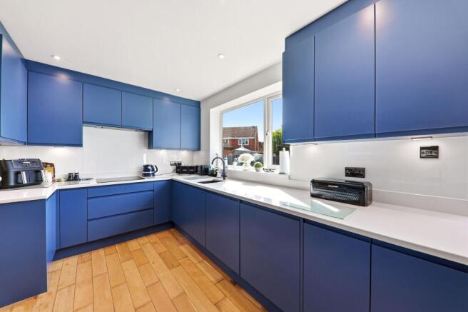 3 bed Semi-Detached for sale Image 5