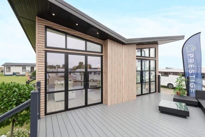 Aura 86 Edit Sky.png