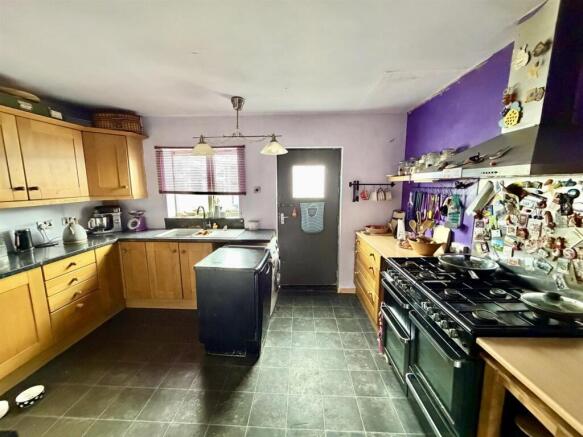 Bramleys Estate Agents - East Way - Mirfield (8).j