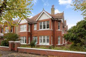 Flat 1, 60 64 Cowdray Lodge, New Church Road, Hove BN3 4FL
