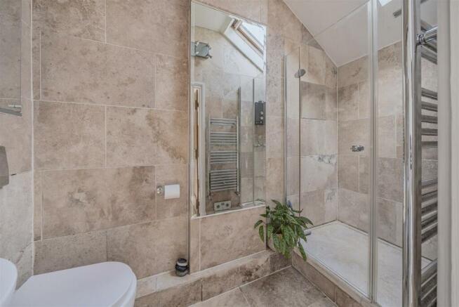 Ground Floor En Suite