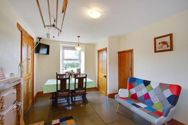 2 bed House for sale Image 6