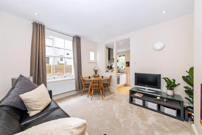 Living/dining area