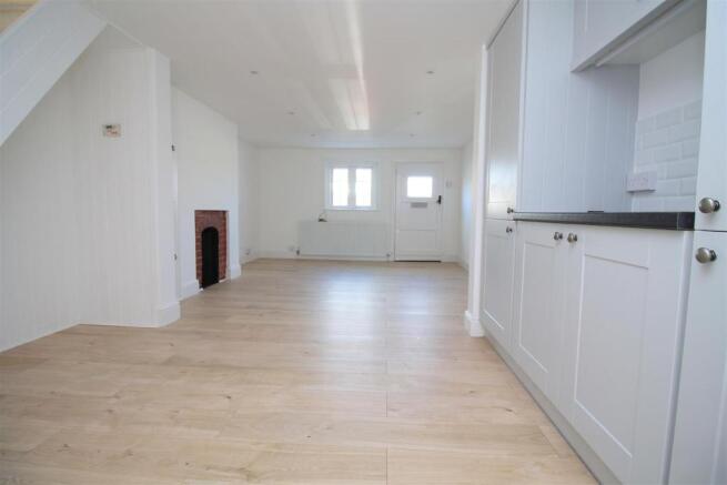 Lounge / Dining Area