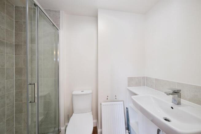 4 bed Detached for sale Image 12