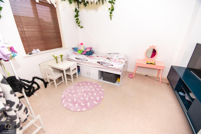 4 bed Semi-Detached for sale Image 11