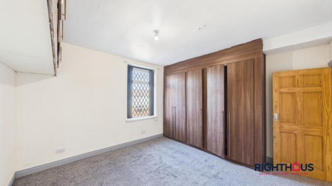 4 bed Terraced to rent Image 6