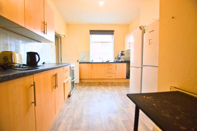 7 bed Terraced to rent Image 5