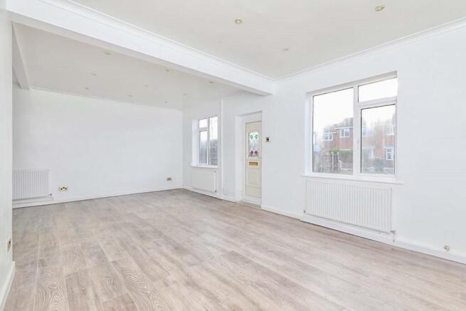 3 bed Terraced to rent Image 4