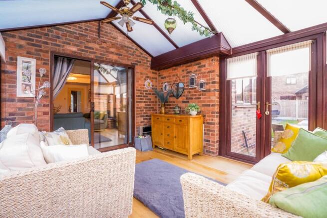 4 bed Detached for sale Image 12