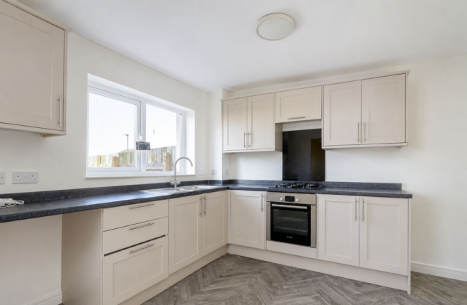3 bed Terraced to rent Image 4