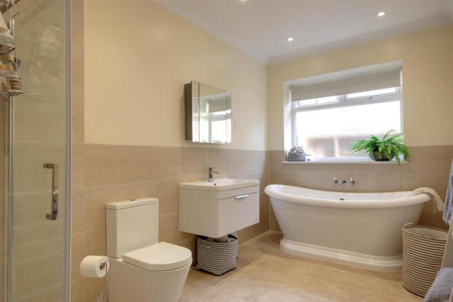 3 bed Detached for sale Image 8