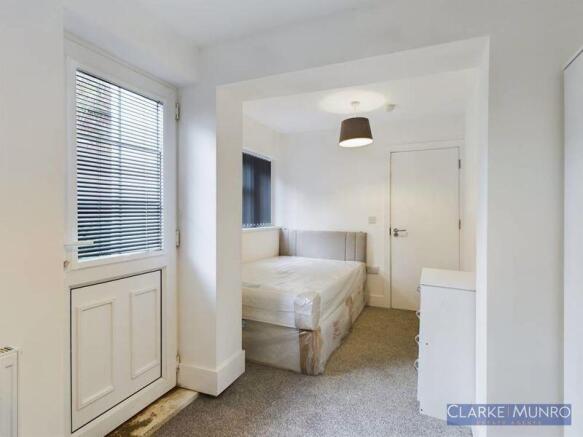 1 bed House Share to rent Image 12