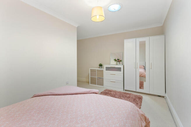 2 bed Apartment to rent Image 12