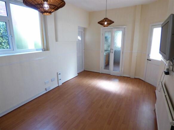 Dining Room: