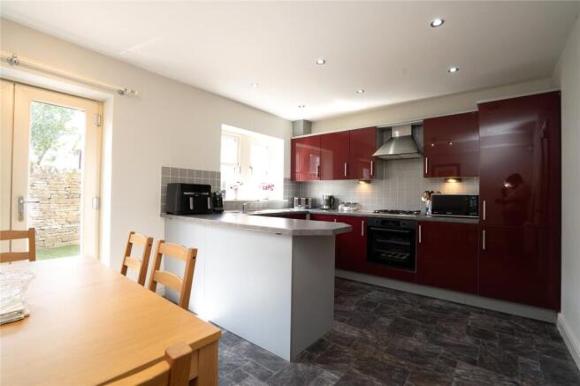 4 bed Town House for sale Image 5