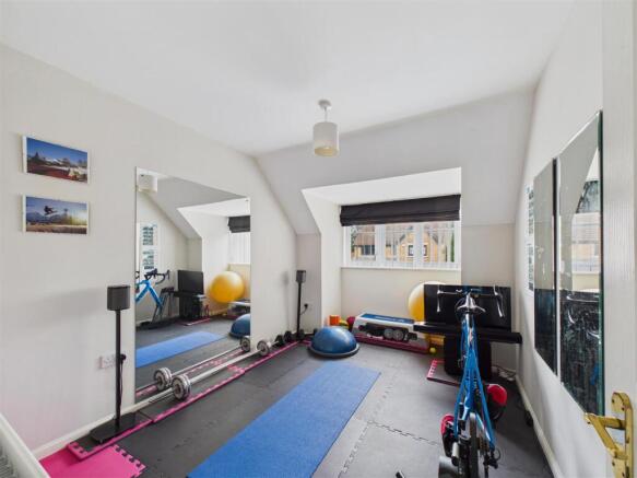4 bed Detached for sale Image 10