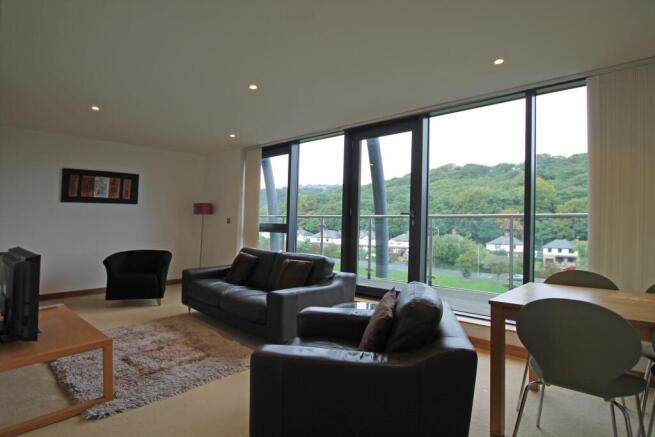 2 bed Flat to rent Image 4
