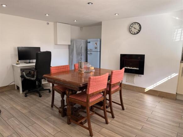 2 bed Terraced for sale Image 7