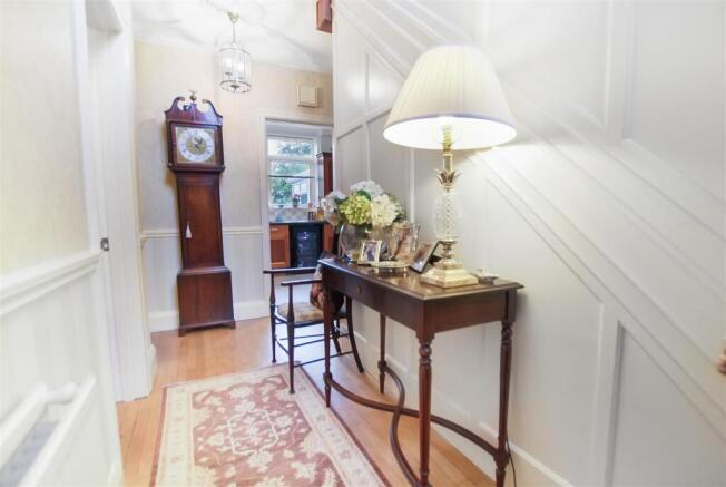 4 bed Detached for sale Image 11