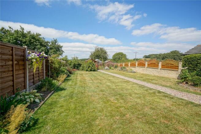 4 bed Semi-Detached for sale Image 4