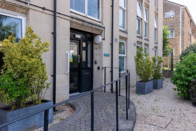 Flat 6 Knightstone Place, High Street, Weston, Bat