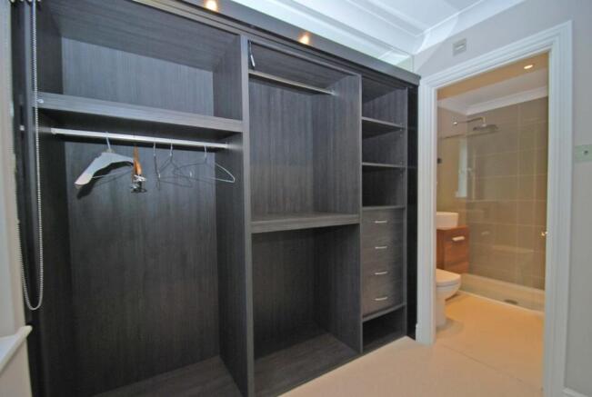 En suite dressing ro