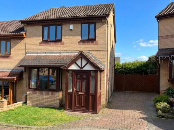 3-bed semi-detached on Fenton Fields, Rotherham, South Yorkshire, S61, £210,000