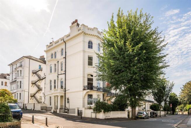 Flat 5, 22 Denmark Terrace_1.jpg