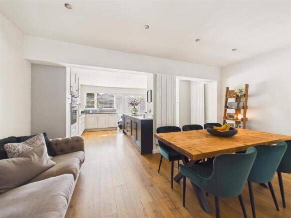 3 bed Terraced for sale Image 7