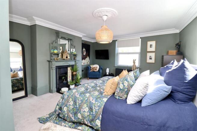 2 bed Semi-Detached for sale Image 8