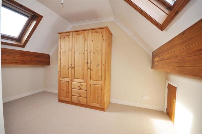 BEDROOM 2