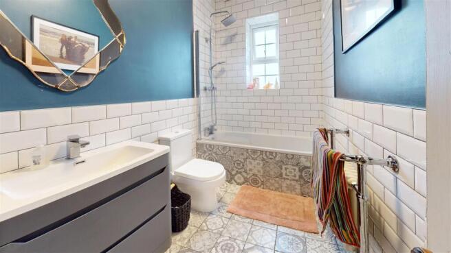 22-East-Parade-Bathroom.jpg