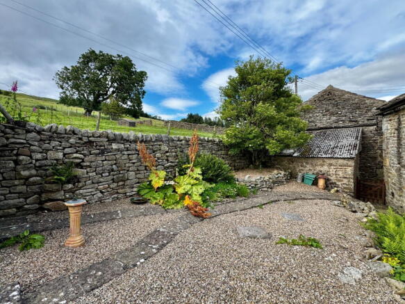 3 bed Detached for sale Image 11