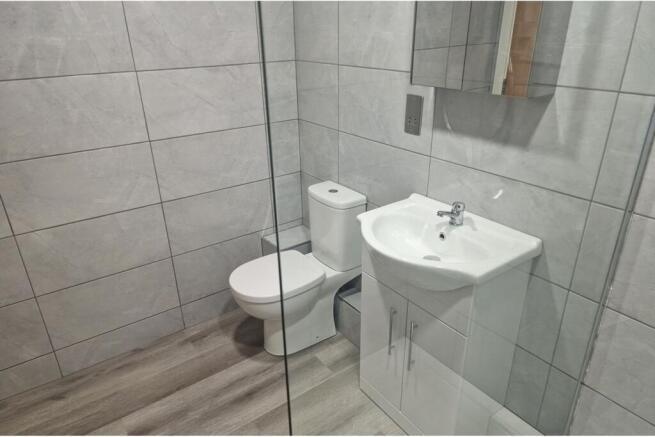 2 bed Apartment for sale Image 12