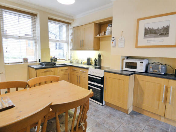 3 bed Terraced for sale Image 5