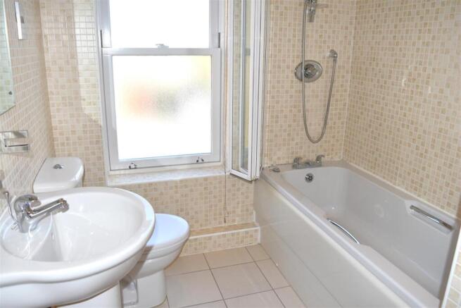 2 bed Flat to rent Image 9