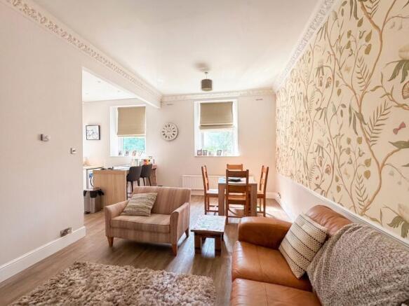 2 bed Apartment for sale Image 7