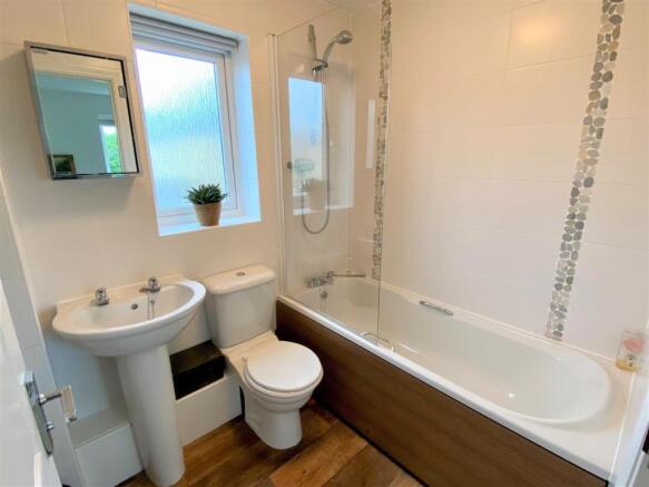 20 The Hurlings Bathroom
