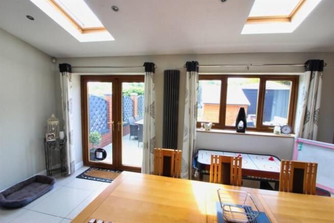 KITCHEN DINING ROOM
