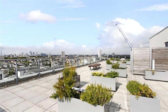 Aqua Vista Sq, E3