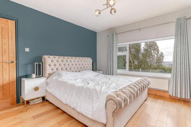 4 bed Semi-Detached for sale Image 8