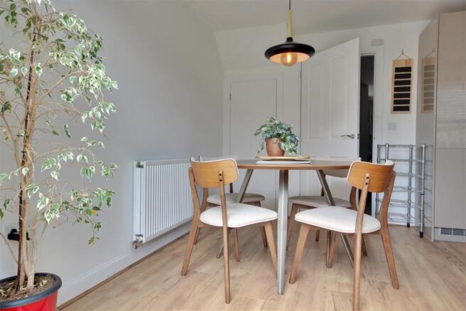 3 bed Semi-Detached for sale Image 7