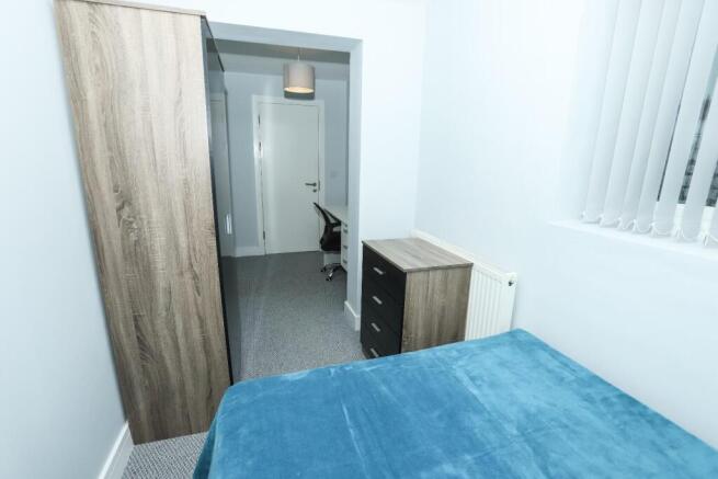 5 bed Private Halls to rent Image 11