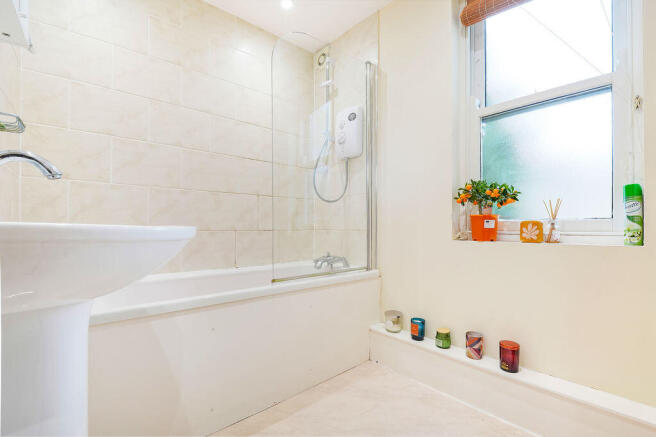 1 bed Apartment to rent Image 5