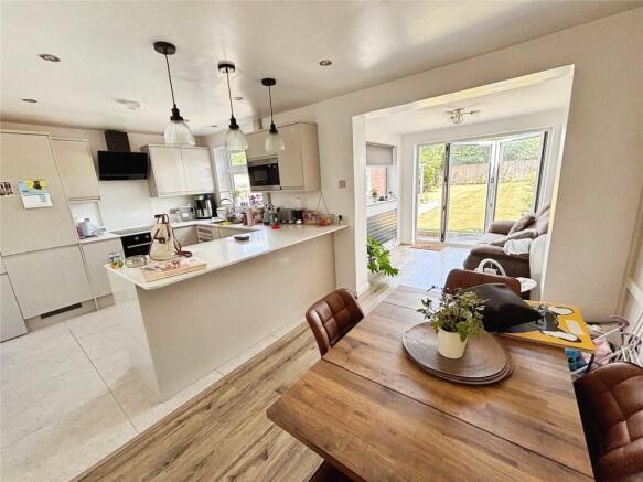 Kitchen/Dining