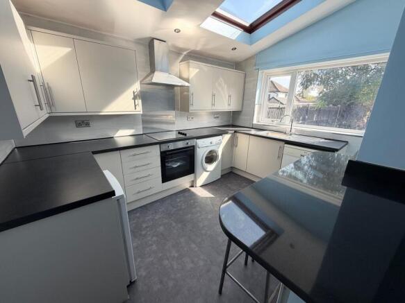 3 bed Semi-Detached for sale Image 5
